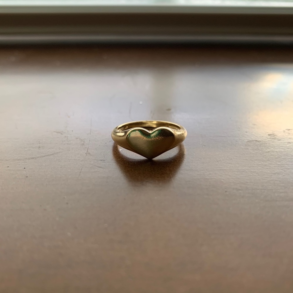 EVRY jewels gold heart signet ring